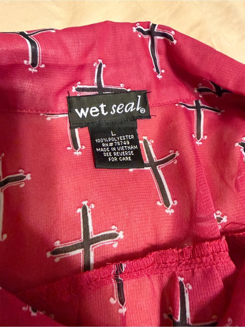 Wet Seal Hot Pink Sleeveless Button-Up Top with Black & White Cross Print